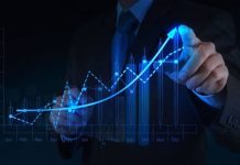 AVM Finansal Performans Raporları Alışveriş merkezleri, büyük ölçekli yatırım projeleri olmalarının yanı sıra sürekli takip edilmesi gereken karmaşık finansal yapılara da sahiptir. Bu nedenle AVM Finansal Performans Raporları, alışveriş merkezlerinin gelir yapısını, gider kalemlerini, yatırım verimliliğini ve genel ekonomik durumunu değerlendiren en önemli yönetim araçlarından biri olarak kabul ediliyor. Hazırlanan raporlar sayesinde yatırımcılar, AVM yönetimleri ve mağaza işletmecileri geleceğe yönelik daha sağlıklı kararlar alabiliyor. Konulu bir haber görseli.