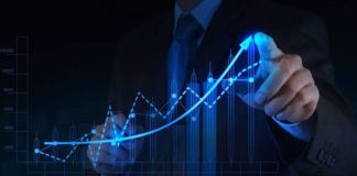 Alışveriş merkezleri, büyük ölçekli yatırım projeleri olmalarının yanı sıra sürekli takip edilmesi gereken karmaşık finansal yapılara da sahiptir. Bu nedenle AVM Finansal Performans Raporları, alışveriş merkezlerinin gelir yapısını, gider kalemlerini, yatırım verimliliğini ve genel ekonomik durumunu değerlendiren en önemli yönetim araçlarından biri olarak kabul ediliyor. Hazırlanan raporlar sayesinde yatırımcılar, AVM yönetimleri ve mağaza işletmecileri geleceğe yönelik daha sağlıklı kararlar alabiliyor. Konulu bir haber görseli.