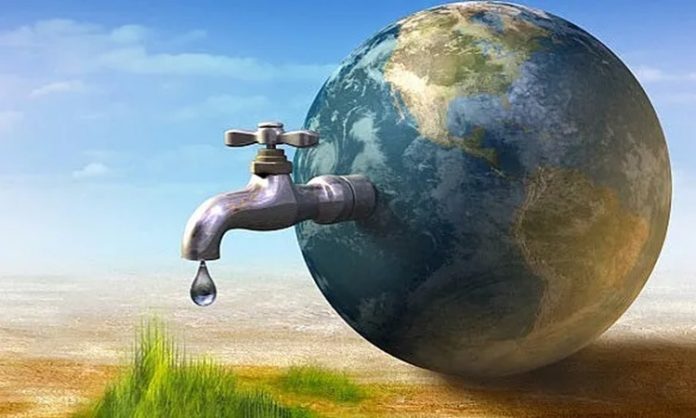 AVM Su ve Enerji Tasarrufu Alışveriş merkezleri, her gün binlerce ziyaretçiyi ağırlayan ve yüksek miktarda elektrik ile su tüketen büyük yaşam alanları arasında yer alıyor. Bu nedenle AVM su ve enerji tasarrufu uygulamaları hem çevresel sürdürülebilirlik hem de işletme maliyetlerinin kontrol altına alınması açısından büyük önem taşıyor. Gelişen teknoloji sayesinde enerji verimliliğini artıran sistemler, akıllı bina çözümleri ve su tasarrufuna yönelik uygulamalar alışveriş merkezlerinde yaygın şekilde kullanılmaya başladı. Konulu bir haber görseli.