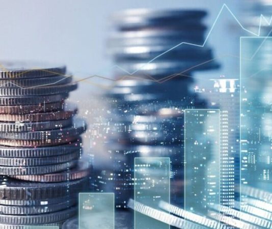 AVM Yatırımcı Analizleri Alışveriş merkezleri, gayrimenkul ve perakende sektörünün en büyük yatırım alanlarından biri olarak ekonomik büyümede önemli bir rol üstleniyor. Bu nedenle AVM Yatırımcı Analizleri, yatırım kararlarının daha bilinçli alınmasını sağlayan temel değerlendirme süreçlerinden biri olarak öne çıkıyor. Yatırımcılar, alışveriş merkezlerinin mevcut performansını, büyüme potansiyelini ve uzun vadeli gelir kapasitesini analiz ederek daha güvenli yatırım stratejileri oluşturuyor. Konulu bir haber görseli.