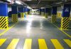 Modern alışveriş merkezlerinde ziyaretçi memnuniyetini belirleyen en önemli unsurlardan biri otopark hizmetlerinin kalitesi olarak öne çıkıyor. Günümüzde artan araç sayısı ve yoğun ziyaretçi trafiği nedeniyle AVM otoparkı yönetimi, alışveriş merkezlerinin operasyonel süreçlerinde stratejik bir öneme sahip bulunuyor. Ziyaretçilerin alışverişe başlamadan önce yaşadığı ilk deneyim otopark alanında gerçekleştiği için bu süreçte sunulan hizmet kalitesi, genel müşteri memnuniyetini doğrudan etkiliyor. Konulu bir haber görseli.